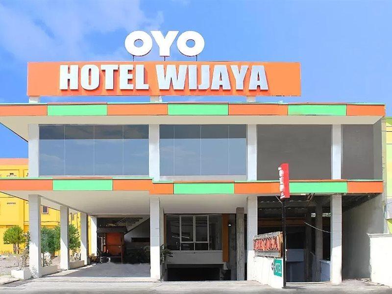 โอโย 586 โฮเต็ล วิชายา Hotel Kalasan ภายนอก รูปภาพ