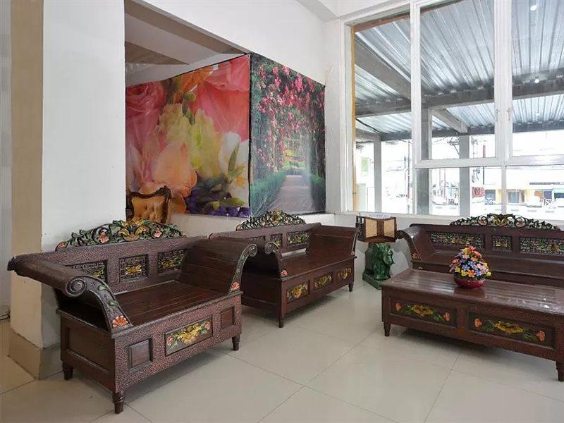 โอโย 586 โฮเต็ล วิชายา Hotel Kalasan ภายนอก รูปภาพ