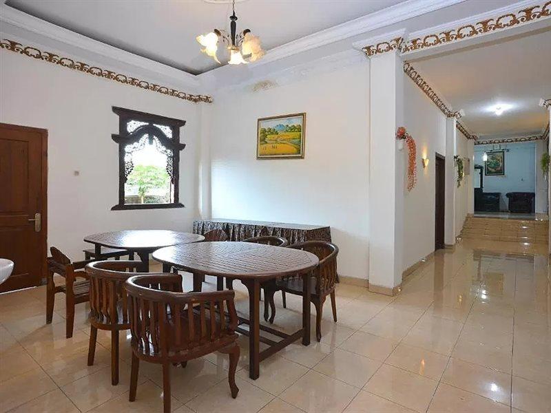 โอโย 586 โฮเต็ล วิชายา Hotel Kalasan ภายนอก รูปภาพ