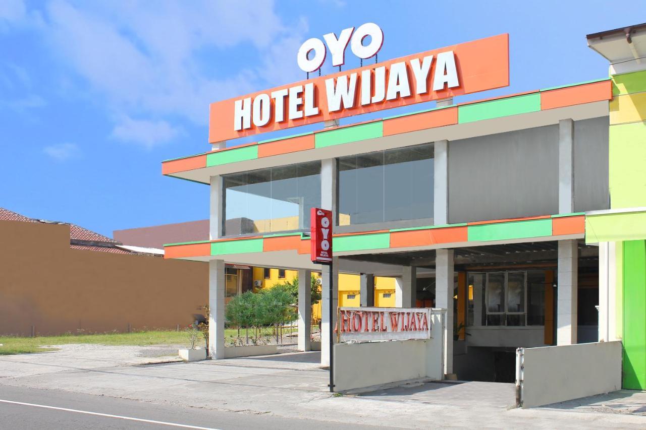 โอโย 586 โฮเต็ล วิชายา Hotel Kalasan ภายนอก รูปภาพ