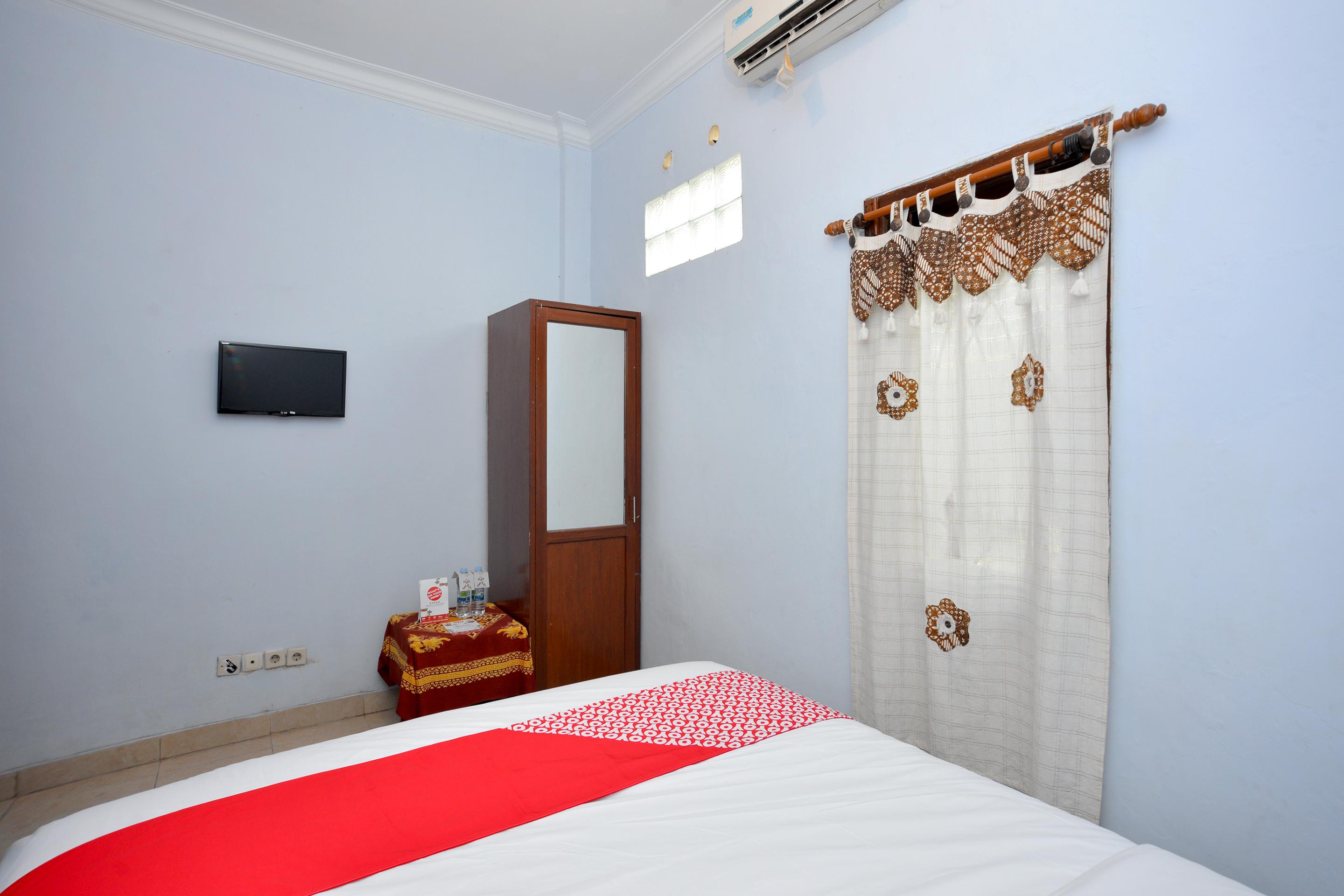 โอโย 586 โฮเต็ล วิชายา Hotel Kalasan ภายนอก รูปภาพ