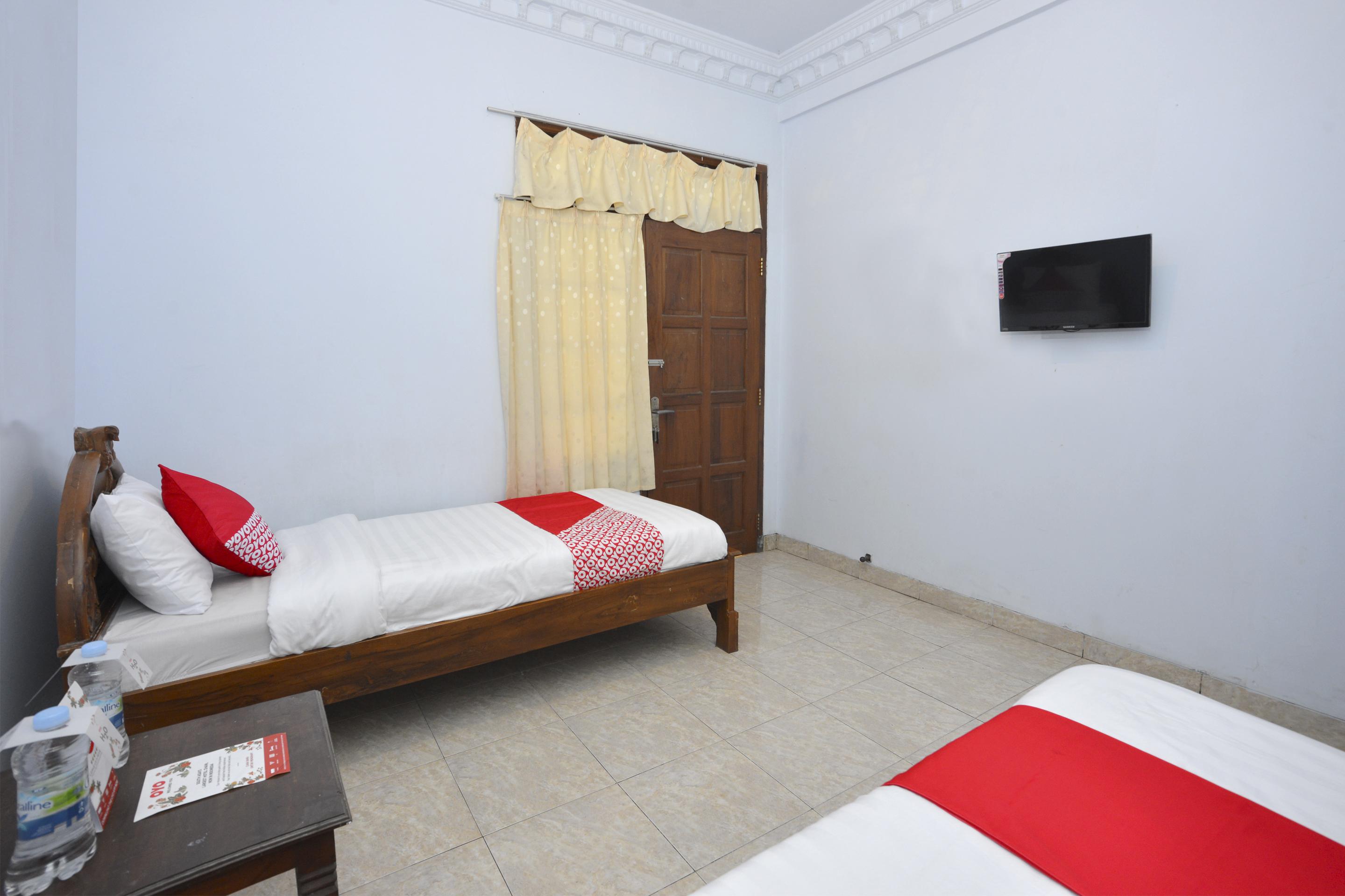 โอโย 586 โฮเต็ล วิชายา Hotel Kalasan ภายนอก รูปภาพ