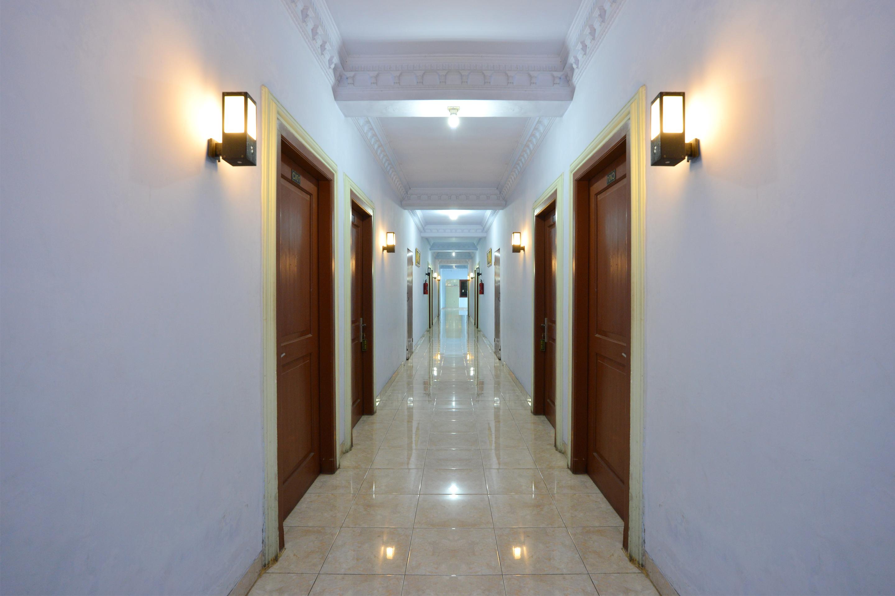โอโย 586 โฮเต็ล วิชายา Hotel Kalasan ภายนอก รูปภาพ